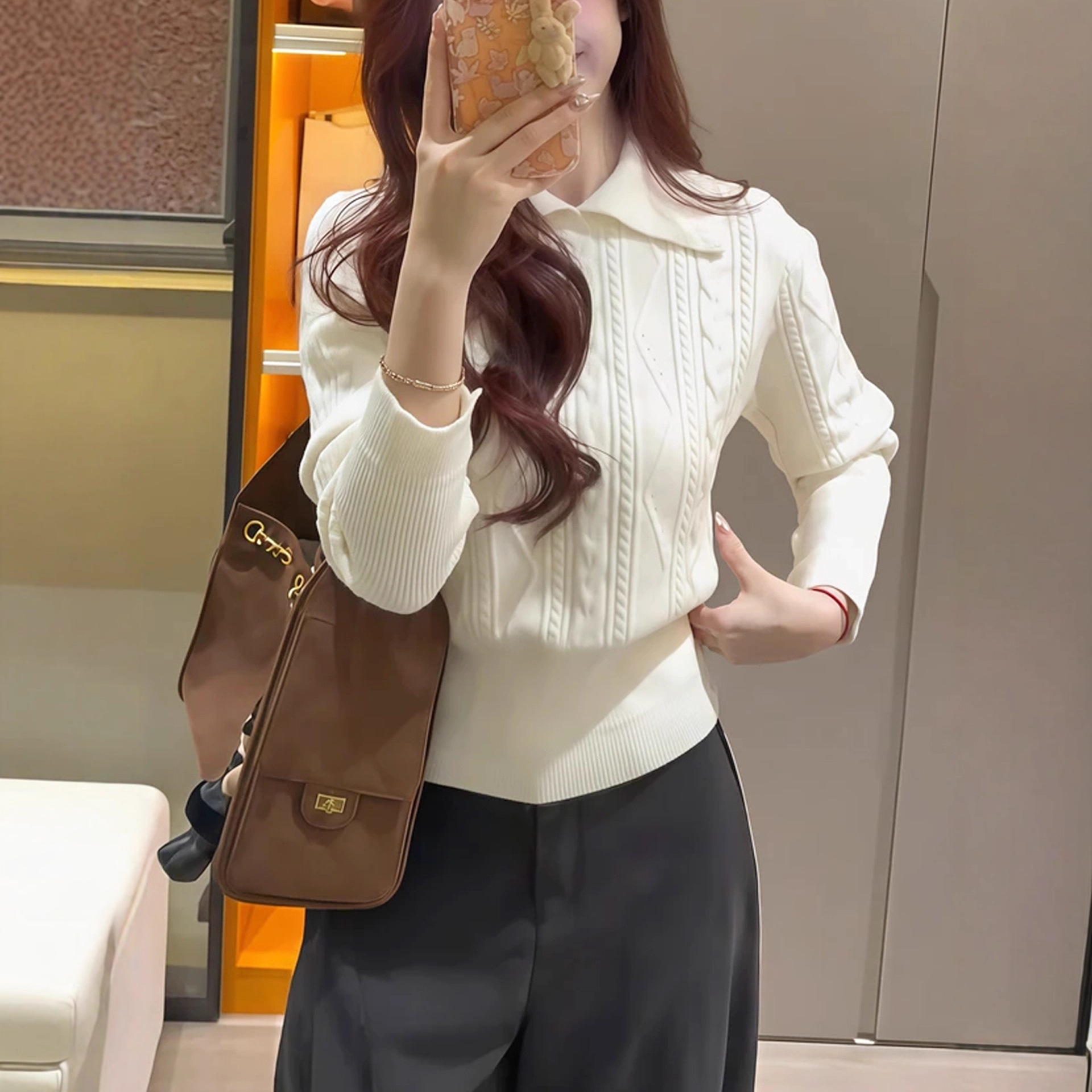 Laid-back Innerwear Mock-neck Slimming Pullover Sweater